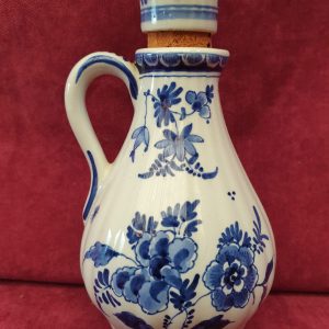 Delft contenant vinaigre bleu sur blanc, signée Delft