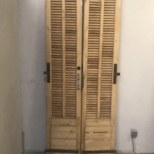 Volets x 2 -  decapee H220 x L45