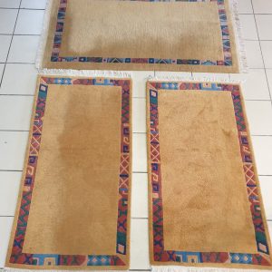 3 Tapis beige moderne - dessin sur pourtour asteque
