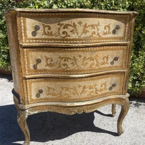 Commode d’appui Vénitien à restaurer et plateau à repeindre
