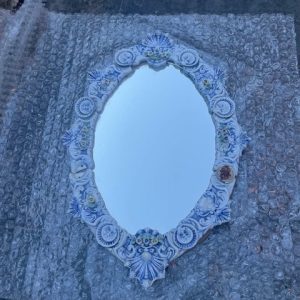 Miroir forme coquillages bleu oval en porcelaine