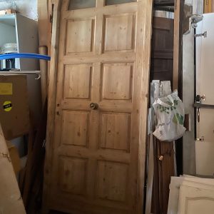 Porte d’entrée en sapin avec encadrement, H260 x L104