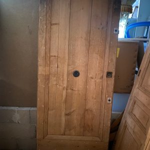 Porte en bois sapin ouvrant gauche