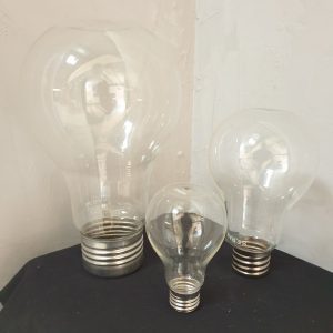 Trois vases ampoules moderne ( Serax)